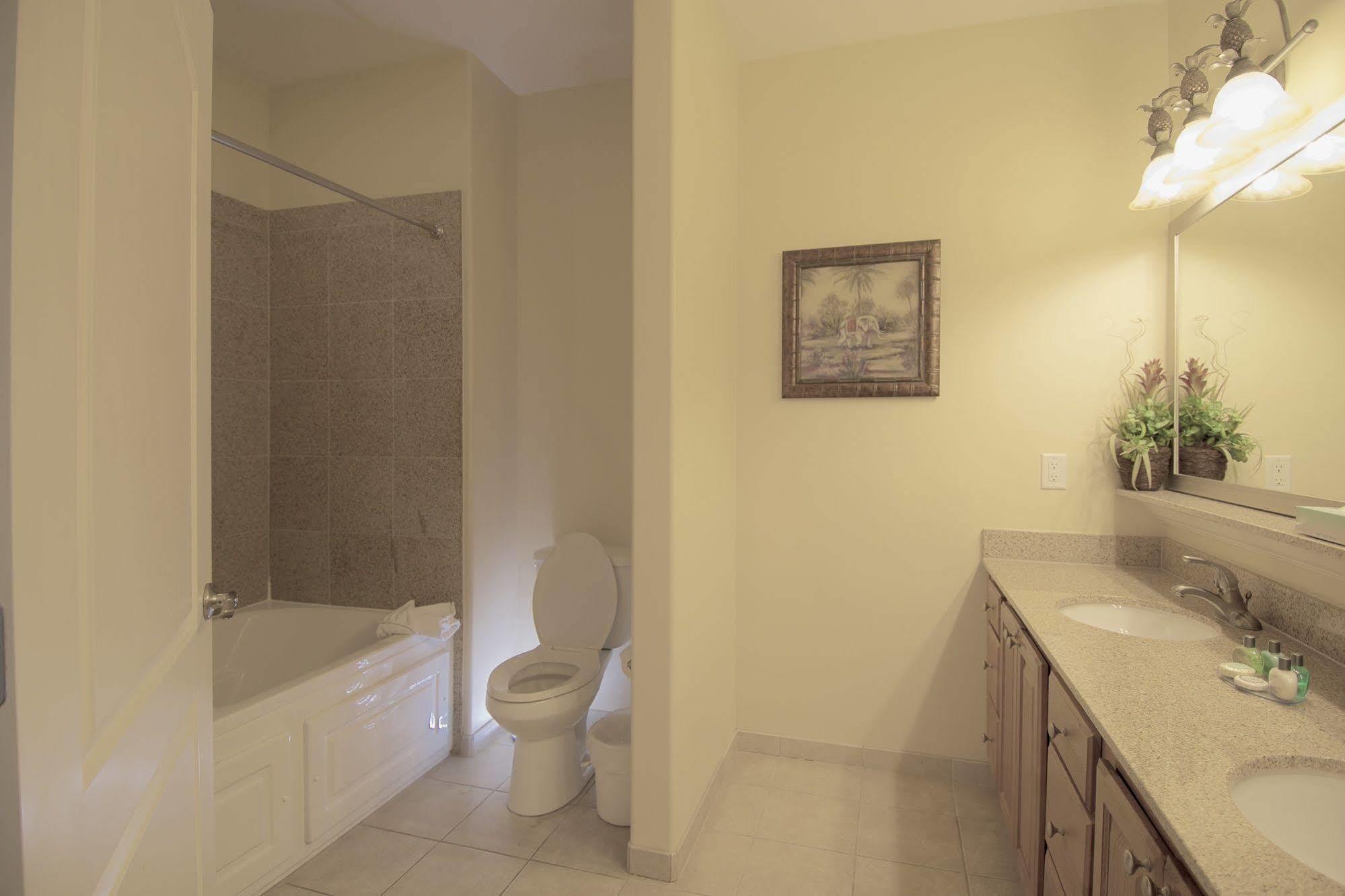 Lexington Vacations By Stark Hospitality Lacul Buena Vista Exterior foto