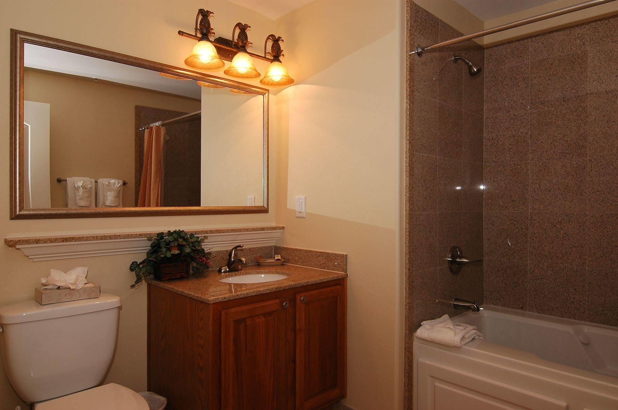 Lexington Vacations By Stark Hospitality Lacul Buena Vista Exterior foto