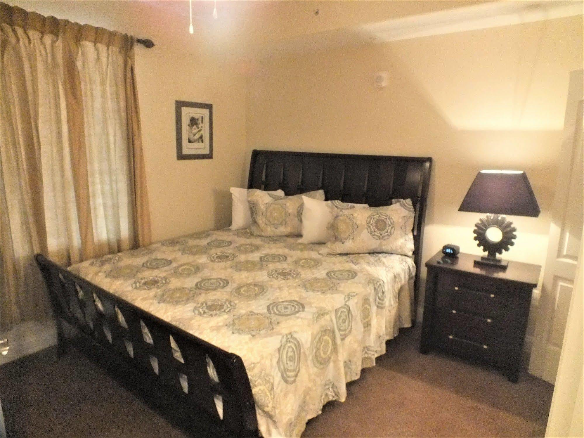 Lexington Vacations By Stark Hospitality Lacul Buena Vista Exterior foto